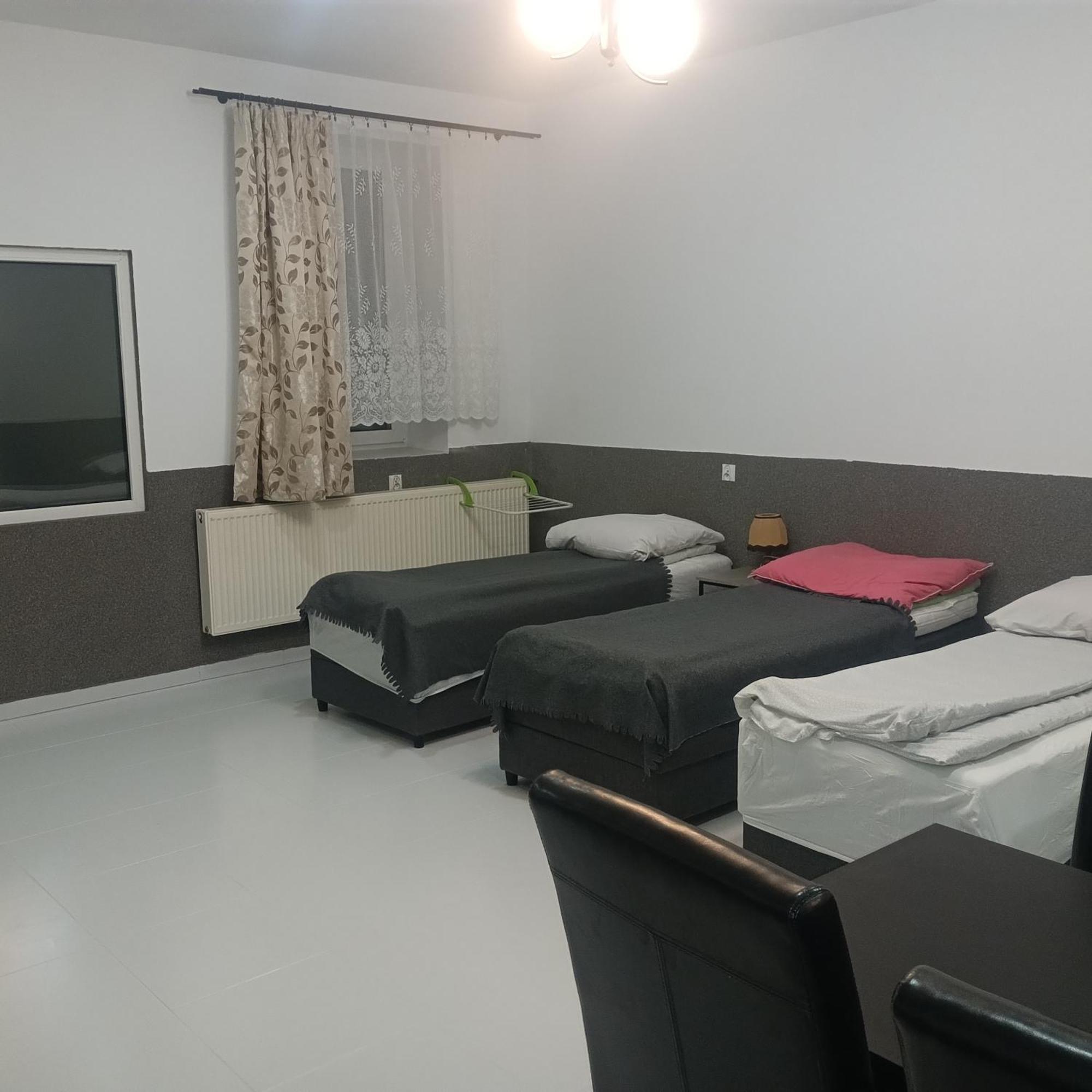 Kwatery 42 Jelenia Gora Bagian luar foto