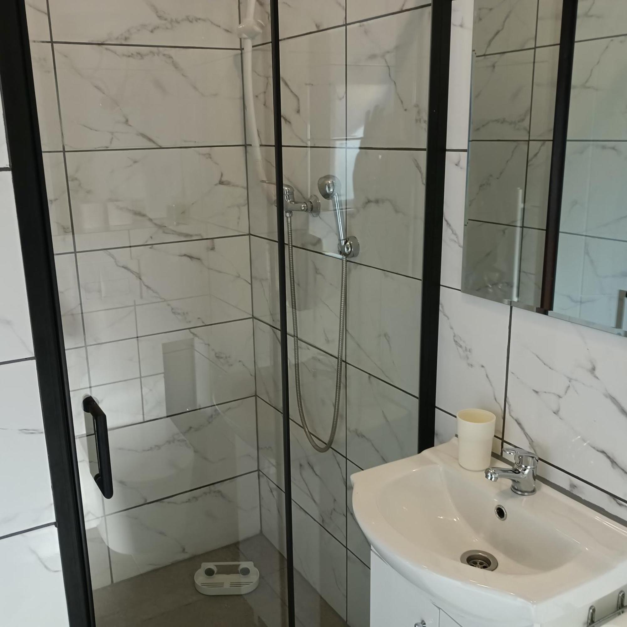 Kwatery 42 Jelenia Gora Bagian luar foto