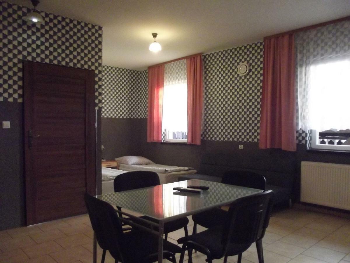Kwatery 42 Jelenia Gora Bagian luar foto