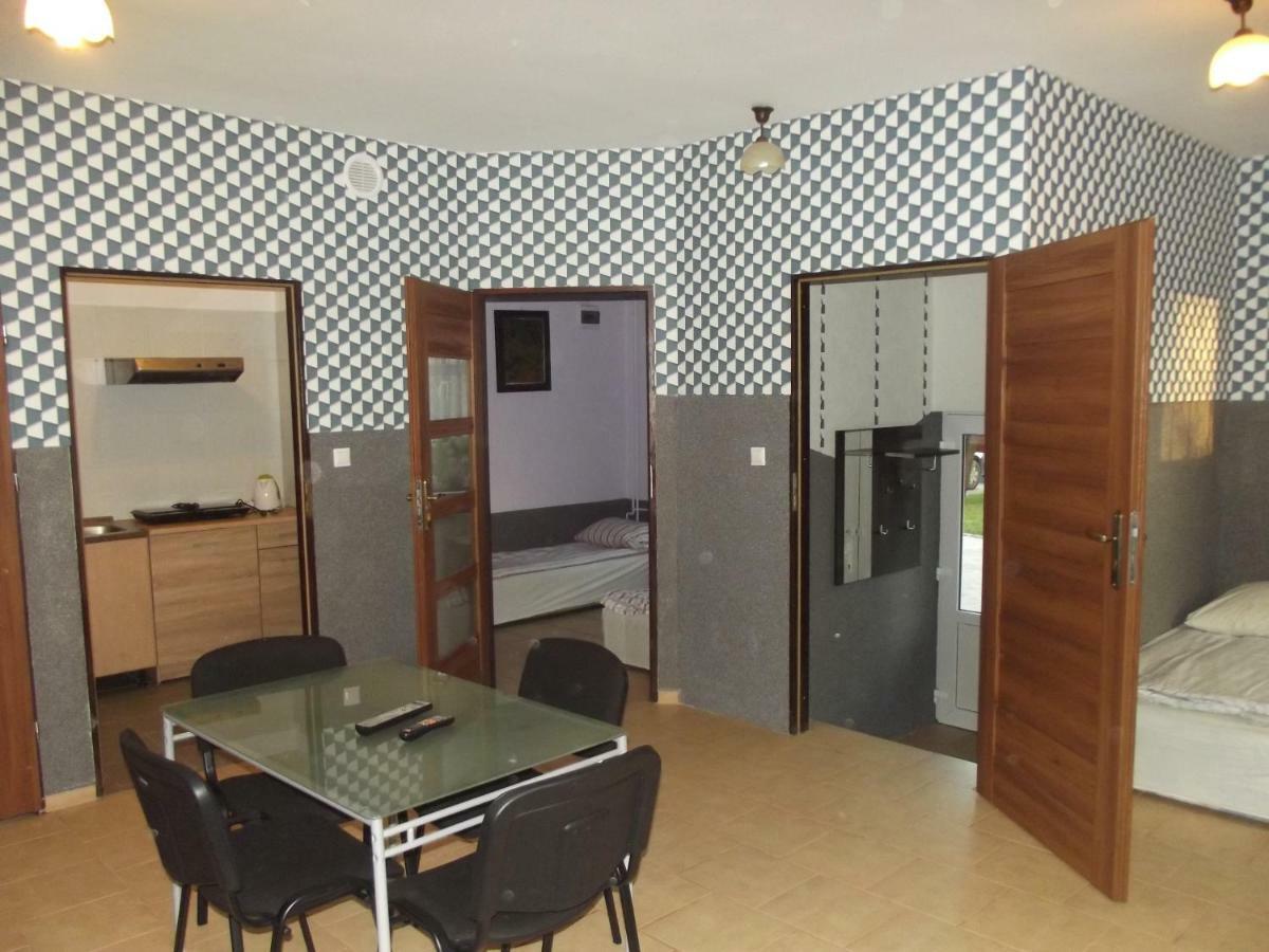 Kwatery 42 Jelenia Gora Bagian luar foto