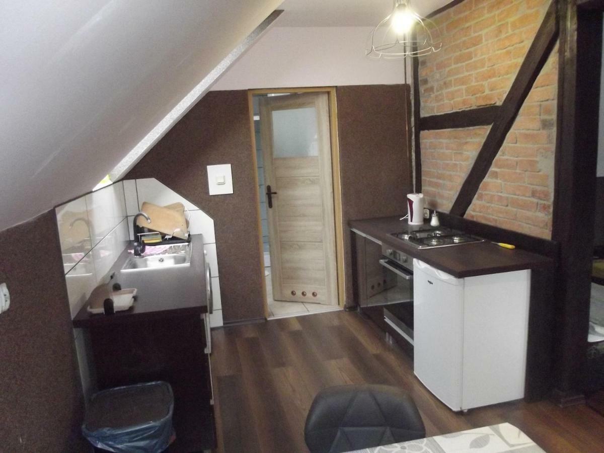 Kwatery 42 Jelenia Gora Bagian luar foto