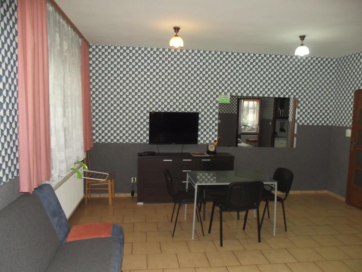 Kwatery 42 Jelenia Gora Bagian luar foto